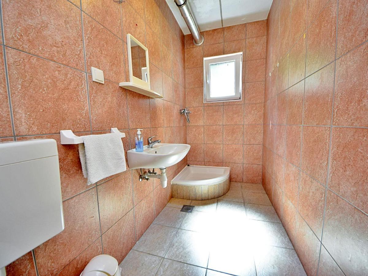 Holiday Home Tina - Hvr501 By Interhome Gdinj Exteriör bild